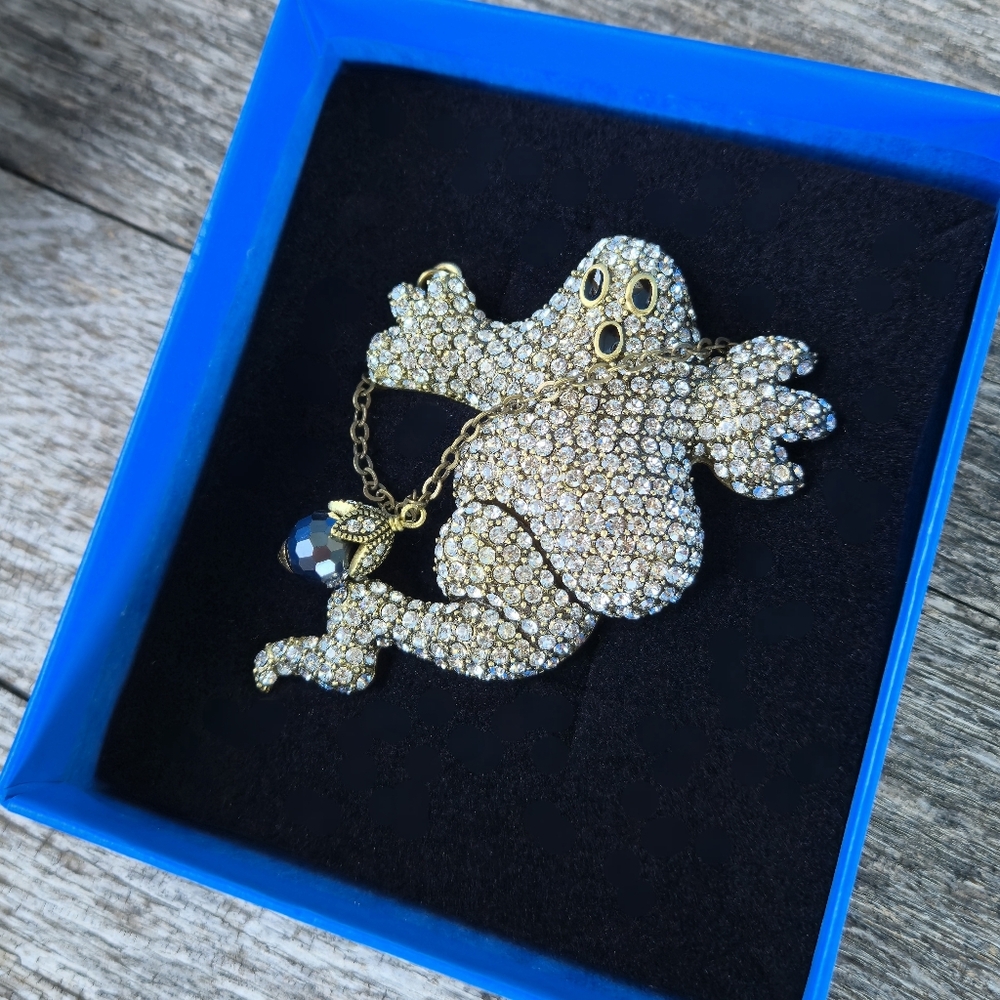 SOLD****Heidi Daus Spooktacular Ghost Designer Signed Brooch Pin original box 👻 - Picture 9 of 11